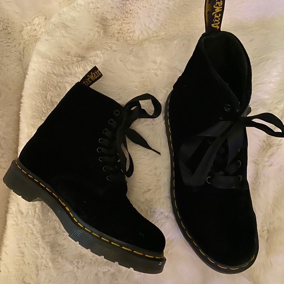 1460 pascal velvet boots